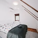 Emi *